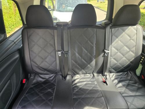 Interieur voor montage van stoelhoezen